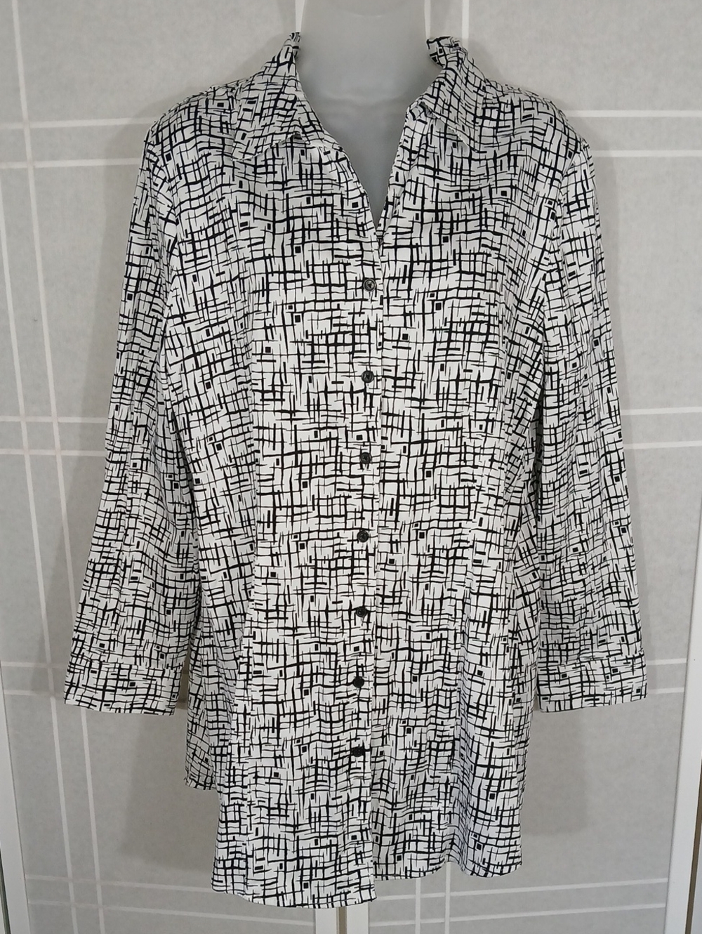 Chicos Black & White Buttondown Tunic L